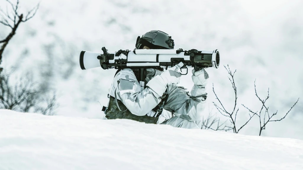 توپ ضد تانک سوئدی Carl Gustaf M4 بلای جان مدرن ترین تانک روسیه + ویدیو