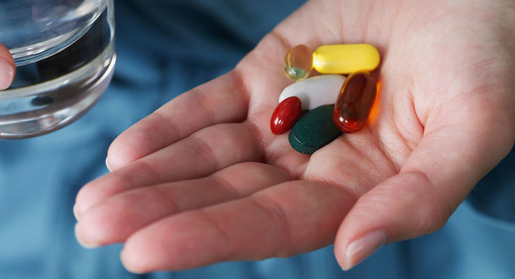 مصرف چه ویتامین هایی همزمان با داروهای دیگر خطرناک است؟