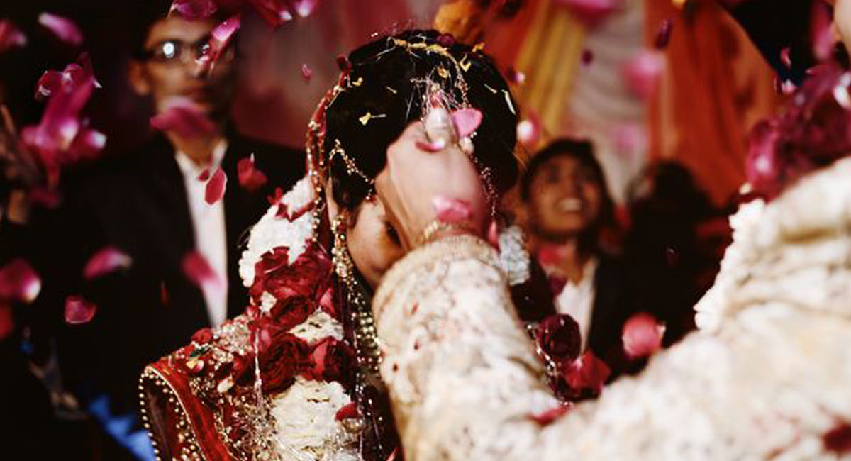 دو خواهر هندی در شب عروسیشان با داماد اشتباهی ازدواج کردند