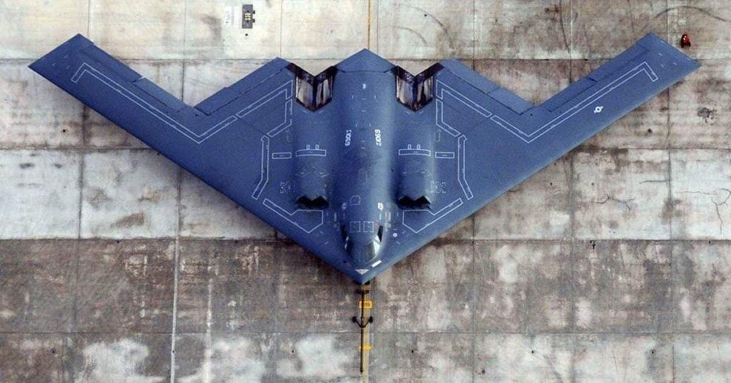 بمب افکن پنهانکار B-21 Raider اولین پرواز رسمی خود را در سال ۲۰۲۳ انجام خواهد داد