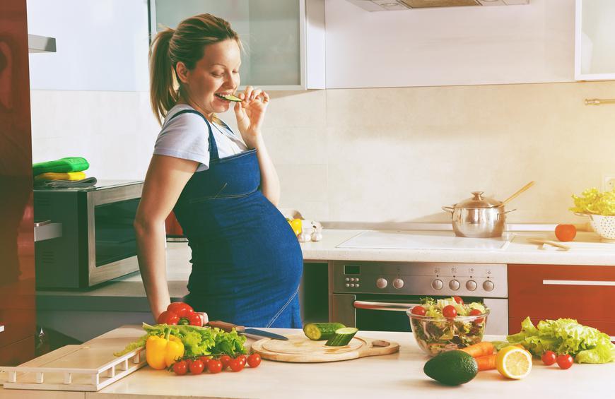 رژیم غذایی گیاهی بارداری را برای زنان دشوار می کند؟