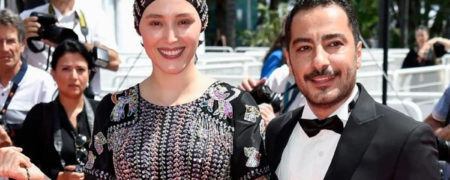 واکنش نوید محمدزاده به بوسه جنجالی او و فرشته حسینی در جشنواره کن + ویدیو