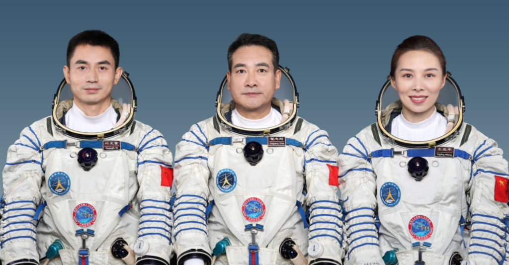 شست و شوی مو در ایستگاه فضایی به سبک فضانورد چینی + ویدیو