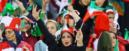 ممنوعیت ورود زنان به ورزشگاه ها در سه شهر مذهبی از جمله مشهد؟ [تکذیب شد]