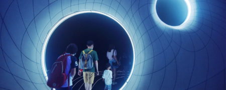 اگر بتوانیم با دو برابر سرعت نور حرکت کنیم چه اتفاقی می‌افتد؟