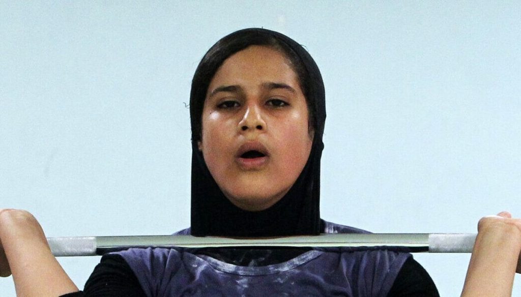 دختر تاریخ ساز وزنه برداری به ایران برنگشت؛ آیا یکتا جمالی پناهنده شد؟