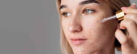 سرم پوست چیست و چرا باید از آن در روتین روزانه استفاده کرد؟