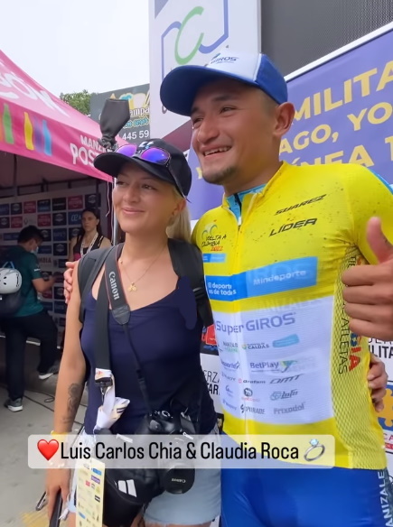 لحظه سوررئال تصادف دوچرخه سوار حرفه ای با همسرش پس از مسابقه + ویدیو