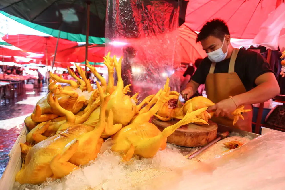 فروش مرغ های تغذیه شده با ماری جوآنا در تایلند به دو برابر قیمت