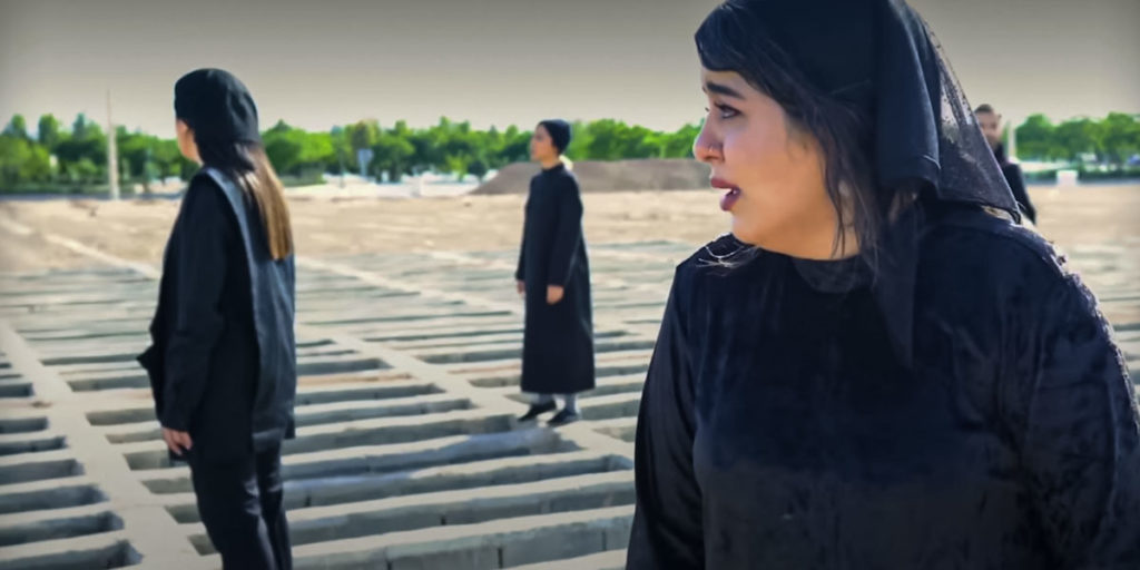 شکایت سازمان بهشت زهرا از عوامل تیزر هنجارشکن نمایش «دختران بابا آنتون»