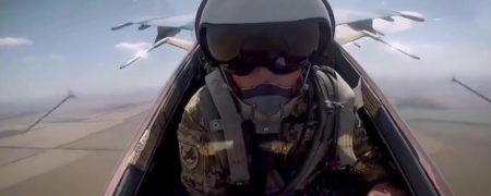 لحظات دراماتیک جنگنده اوکراینی در حال شلیک موشک و مانور «غلتاندن بشکه» + ویدیو