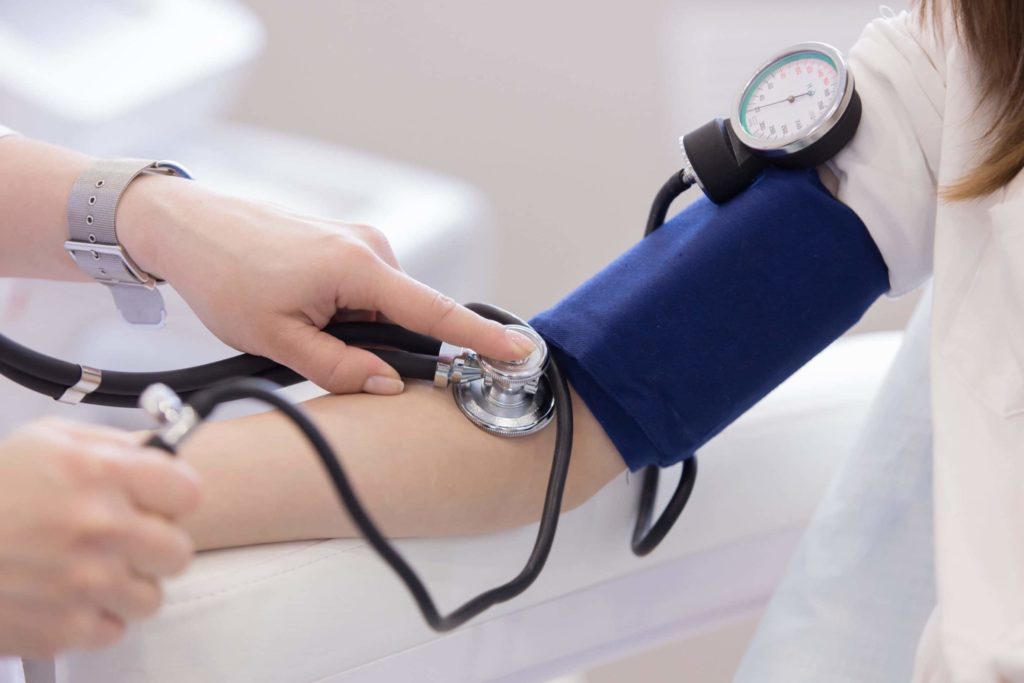 تنها راه تشخیص فشار خون بالا؛ چگونه با این بیماری مبارزه کنیم؟