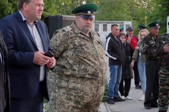 ژنرال بازنشسته و بسیار چاق روسی با ۱۳۰ کیلوگرم وزن به جنگ اوکراین فرا خوانده شد