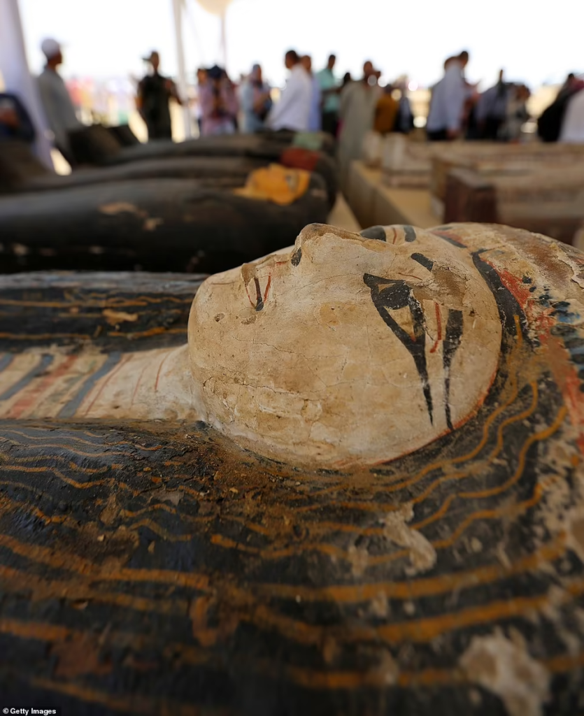 نمایشگاهی بزرگ و حیرت‌انگیز از آثار باستانی مصر؛ از تابوت‌ و مومیایی‌ تا ظروف برنز فرعون