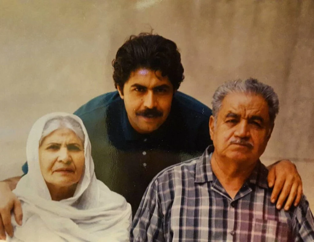 فرهاد اصلانی و پدر و مادرش