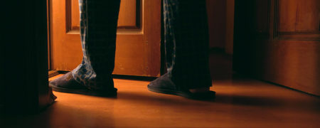 اگر از بیدار شدن شبانه برای رفتن به دستشویی خسته شده‌اید این حرکت یوگا را انجام دهید