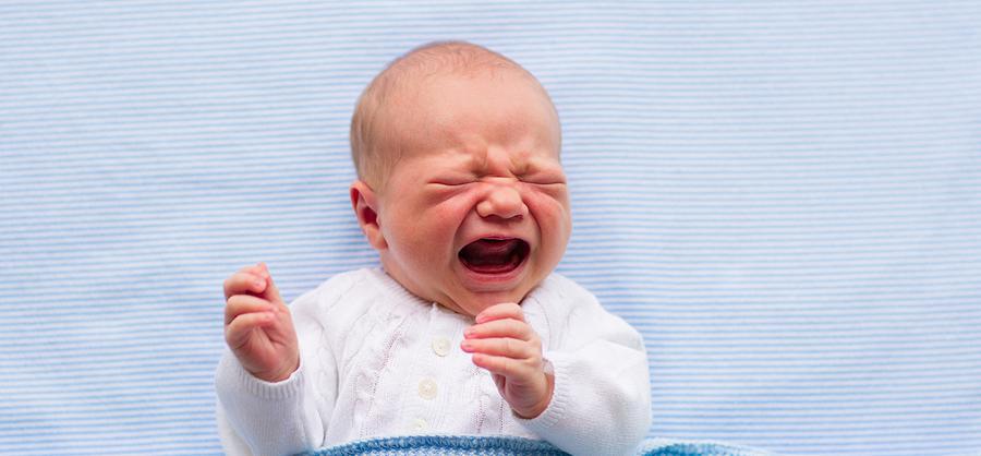نشانه‌ هایی که می‌گوید گریه کودک شما جدی است