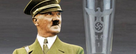 لیوان شخصی آدولف هیتلر به قیمت ۱۱,۰۰۰ دلار به حراج گذاشته شد