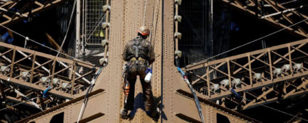 برج ایفل در حال احتضار؛ نماد شهر پاریس زنگ زده و در حال فرو ریختن است