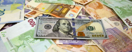 برای اولین بار در ۲۰ سال گذشته، نرخ مبادله یورو و دلار آمریکا تقریبا یکسان شد