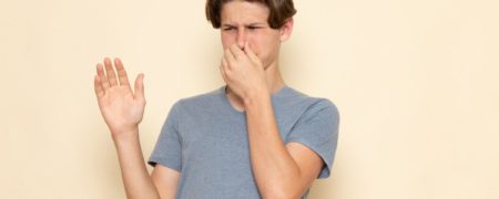 ۷ پیام هشدار دهنده ای که باد معده سعی دارد به شما بگوید