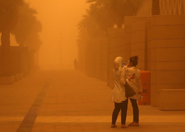 مردم چگونه در گرمای کویت زندگی می کنند؟