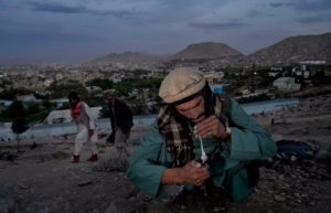پاتوق معتادان در کابل که حتی سگ هایش هم معتاد هستند