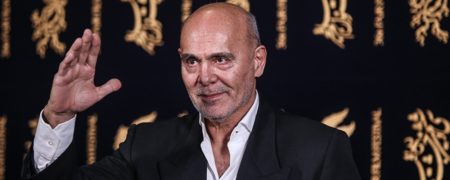 حرکات رزمی جمشید هاشم پور در اکران خصوصی فیلم جدیدش + ویدیو