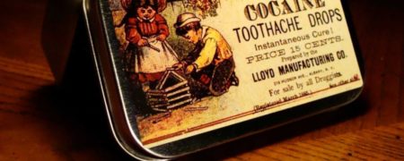 ۱۳ روش درمانی عجیب و غریب در طول تاریخ؛ از خمیر موش تا مربای جنازه و خون خفاش