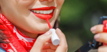 ۷ ترفند مهم برای جلوگیری از آب شدن آرایش در گرمای تابستان