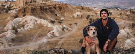 این مرد و سگش به مدت ۷ سال دور دنیا را پیاده روی کردند