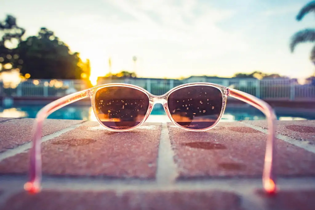 ۷ دلیل قانع کننده برای استفاده از عینک آفتابی پلاریزه به جای عینک آفتابی معمولی