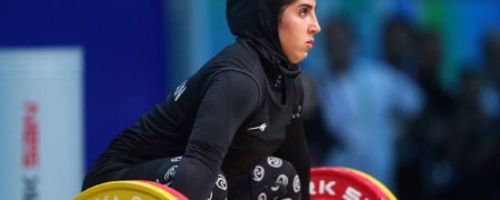 سیده الهام حسینی اولین مدال طلای تاریخ وزنه‌برداری زنان ایران را کسب کرد + ویدیو