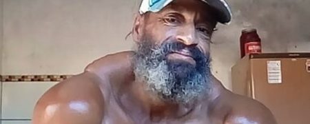 هالک برزیلی پس از تزریق روغن به عضلاتش در ۵۵ سالگی درگذشت