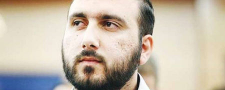 حضور علی فروغی، مدیر کنونی شبکه ۳ سیما، در حمله به سفارت انگلیس