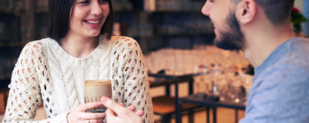 ۱۵ نشانه روانشناختی که مشخص می کند کسی شما را دوست دارد