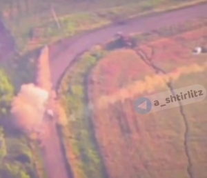 لحظه هدف قرار گرفتن ماشین حامل 6 فرمانده روس توسط موشک ضد تانک اوکراین