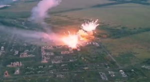 لحظه بمباران شهر اوکراینی با بمب های ترموباریک