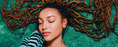 اعتیاد جدید و عجیب جوانان هندی؛ کاندوم طعم دار راهی برای «های» شدن