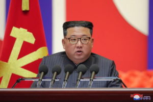 گریه مردم کره شمالی بعد از اطلاع از ابتلای رهبرشان به کرونا
