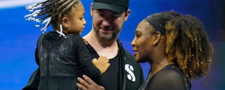 ست زیبای مادر و دختری سرنا ویلیامز و دخترش المپیا با لباس‌هایی مزین به الماس و طلا