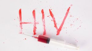 دختر 15 ساله هندی خون آلوده به اچ آی وی پسر مورد علاقه اش را به خود تزریق کرد