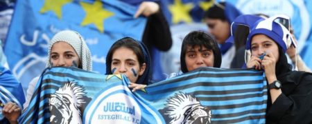 حواشی حضور زنان در ورزشگاه آزادی در بازی استقلال – مس کرمان و واکنش ها به آن + ویدئو