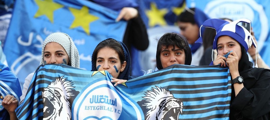 حواشی حضور زنان در ورزشگاه آزادی در بازی استقلال – مس کرمان و واکنش ها به آن + ویدئو