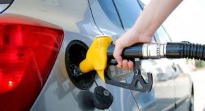 سهمیه بنزین 3000 تومانی خودروهای شخصی کاهش یافت