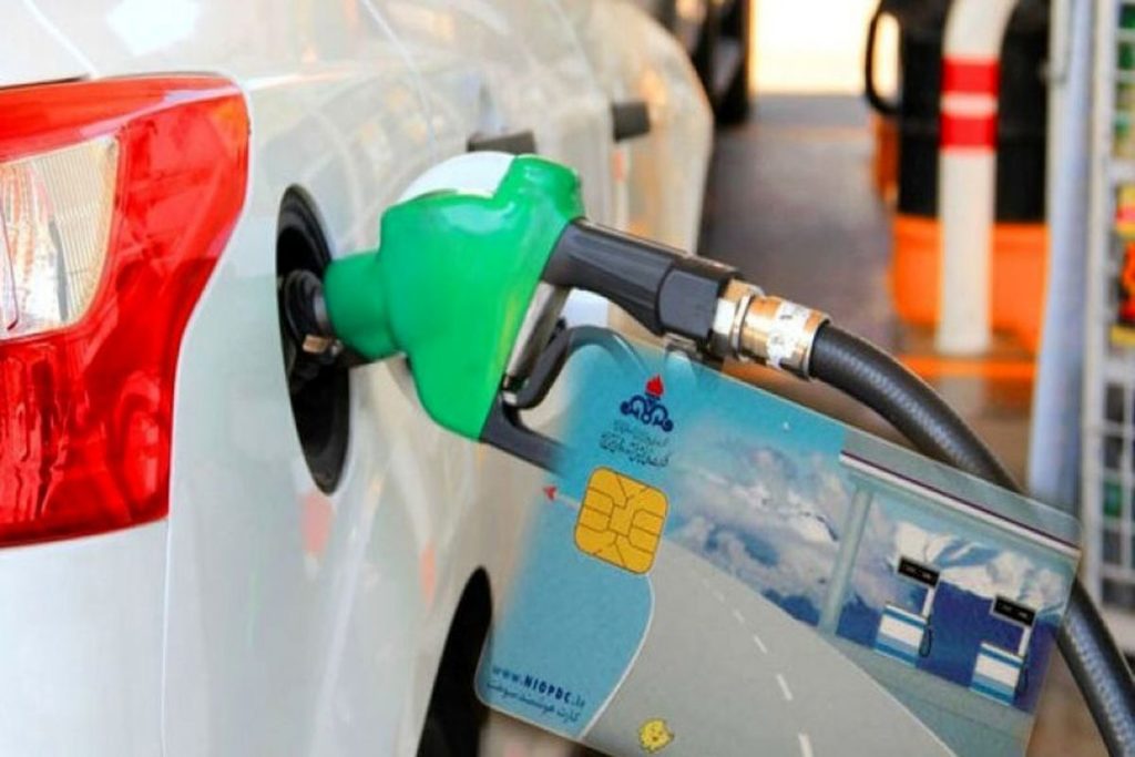 سهمیه بنزین ۳,۰۰۰ تومانی خودروهای شخصی ۱۰۰ لیتر کاهش یافت