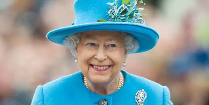 ملکه الیزابت دوم چقدر ثروت داشت؟