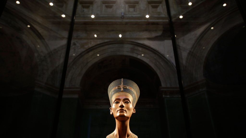 کشف مقبره ملکه نفرتیتی فرمانروای مصر باستان که مدت‌های طولانی مفقود بود