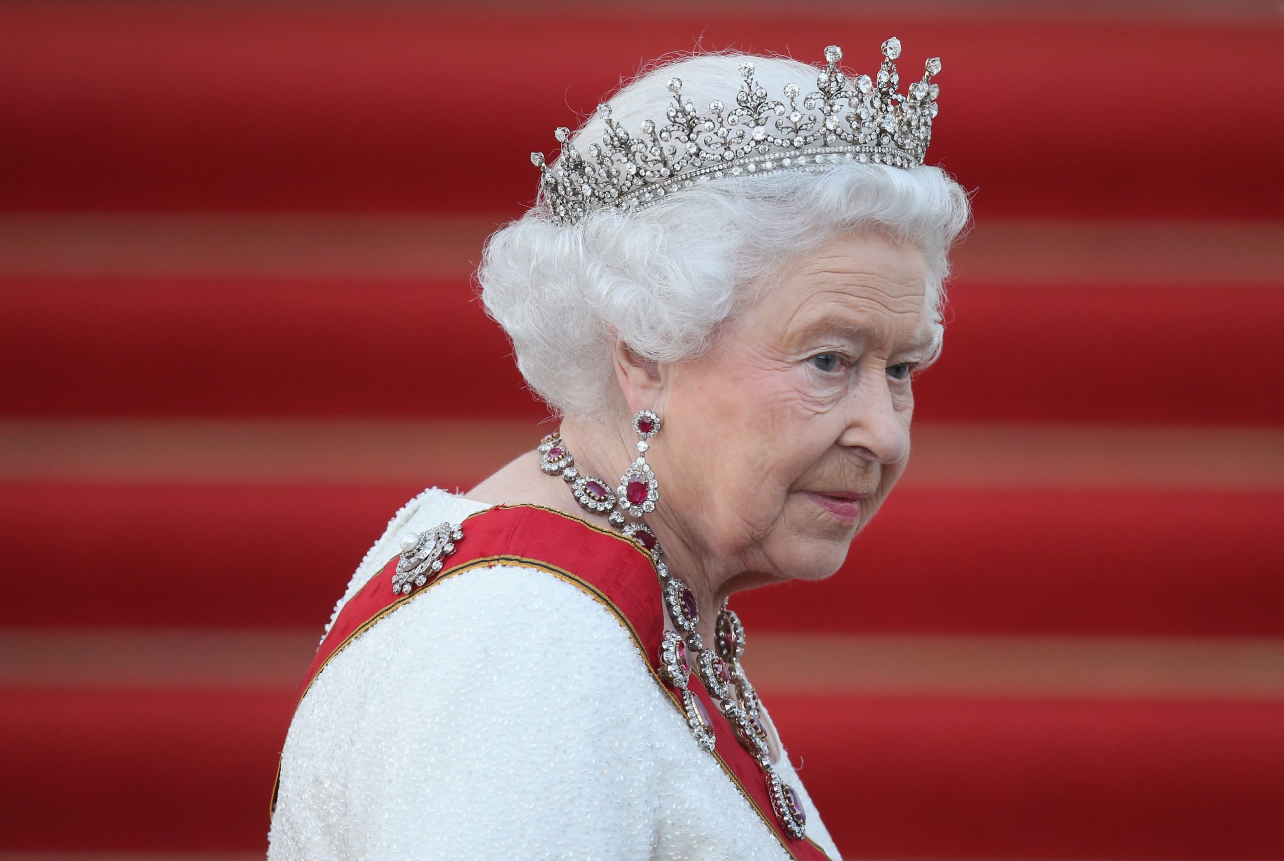 شاه چارلز سوم بر چند کشور حکمرانی خواهد کرد؟