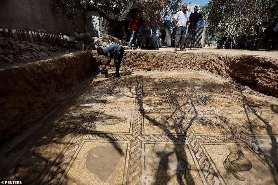 ماجرای موزاییک بیزانسی کشف شده در نوار غزه چیست؟